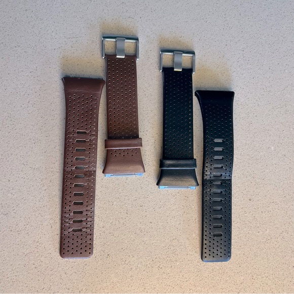 FITBIT IONIC Leather Band OEM (60$ value) - Picture 1 of 4